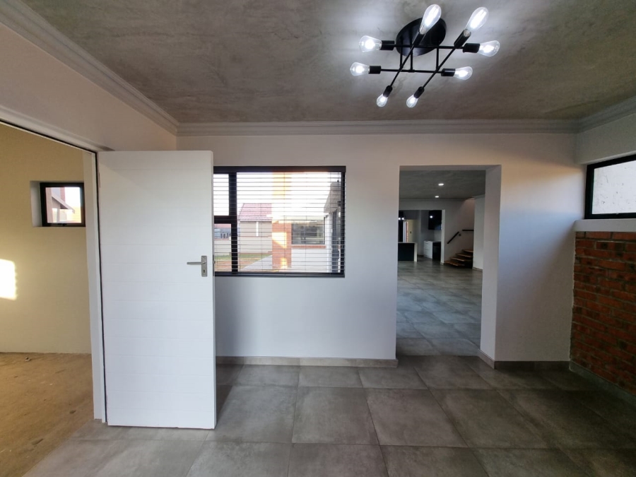 3 Bedroom Property for Sale in Wild Olive Estate Free State
